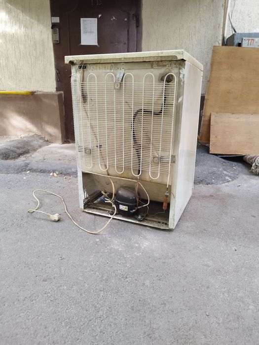 Продам холодильник. Бу холодильник