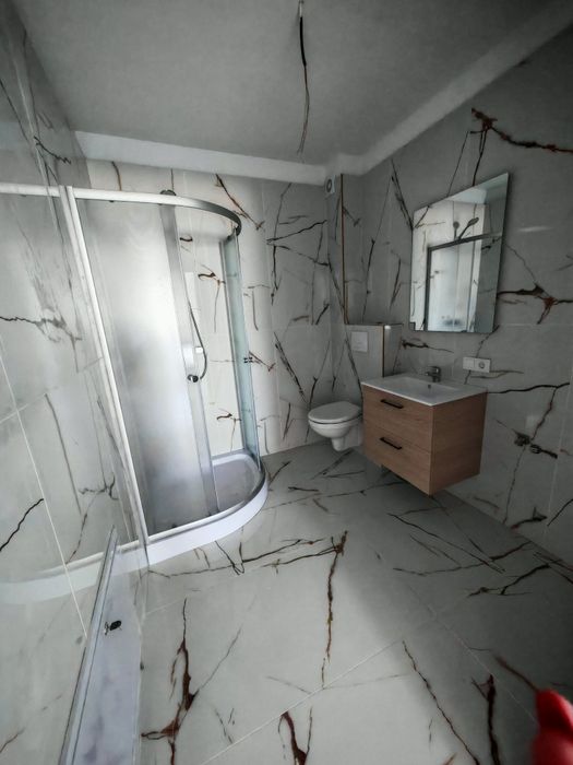 Apartamente noi în zona centrala.