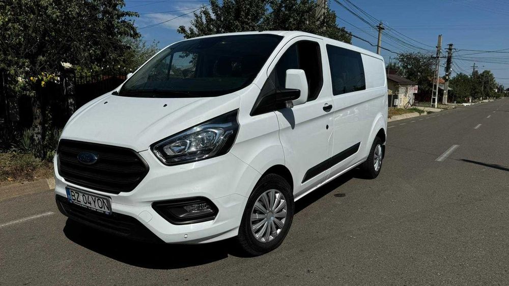Ford Transit Custom cu dubla cabina