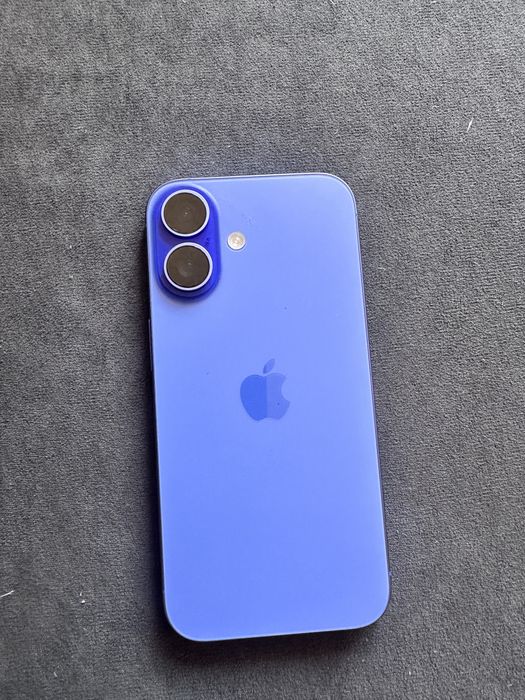 Продаю Iphone 16