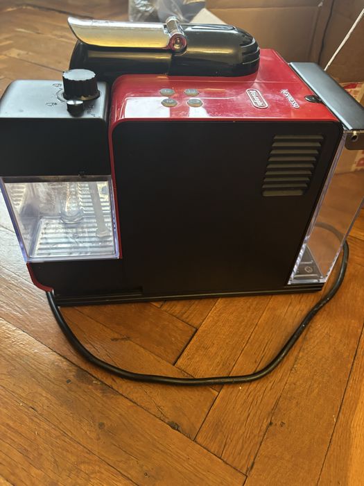 Кафемашина DeLonghi EN 520.W Nespresso Lattissima