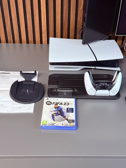 Vand / schimb Ps5 slim Disk garantie factura fifa 23 pc gaming laptop