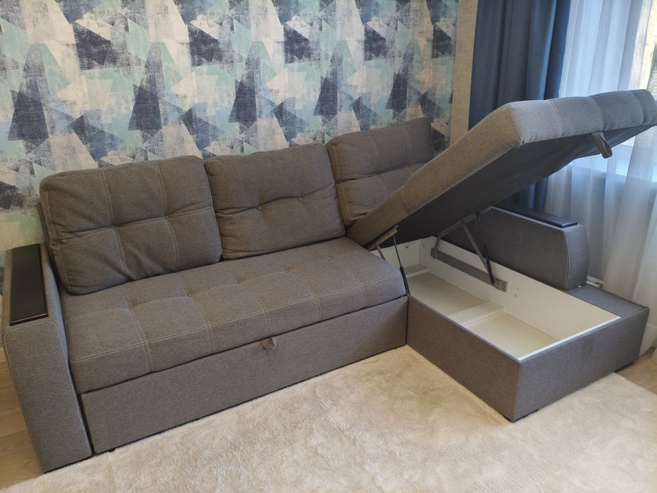 Продам угловой диван.