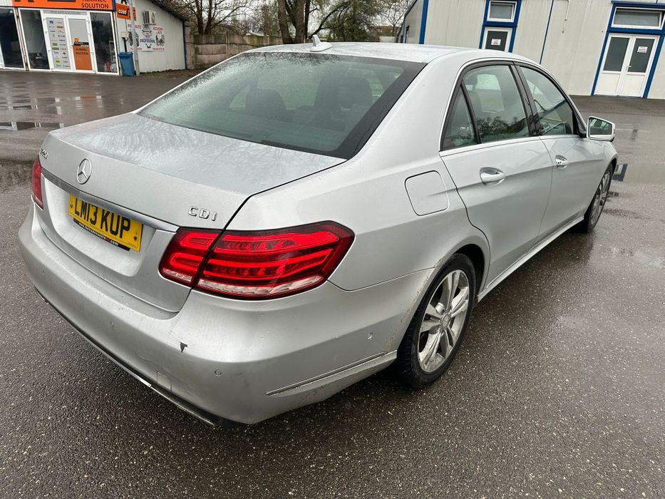 Mercedes E Class w212 fara motor