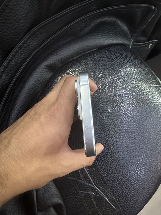 Iphone 16 pro 256gb 90%