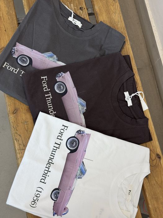 футболки из плотного хлопка, которые держат форму.