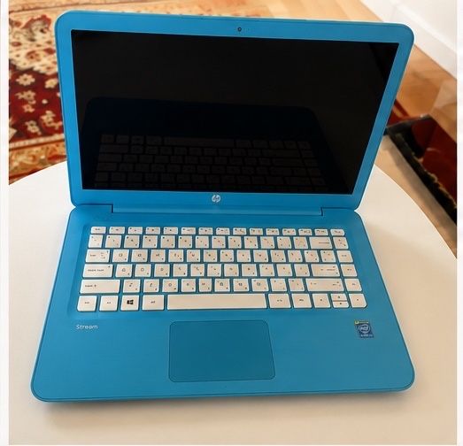 Laptop HP Stream albastru – stare foarte bună
