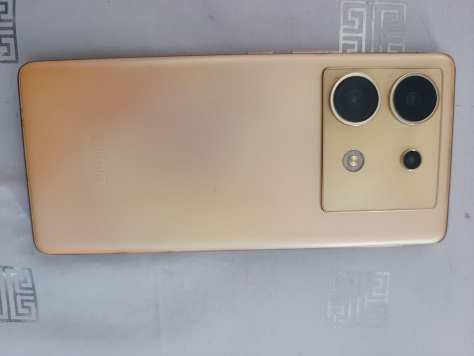 Субфлагман Infinix Zero 30 5G 12/256гб