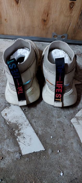 Детские кроссовки