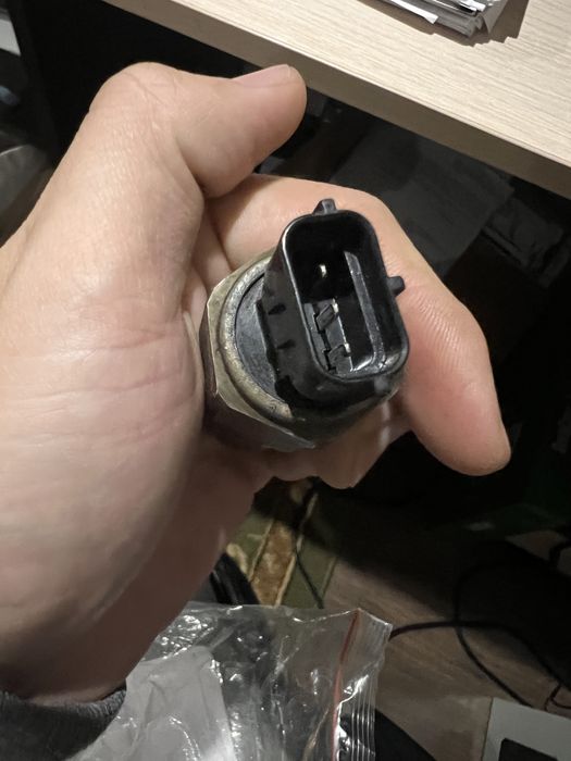 датчик давления топлива пассат б5 +