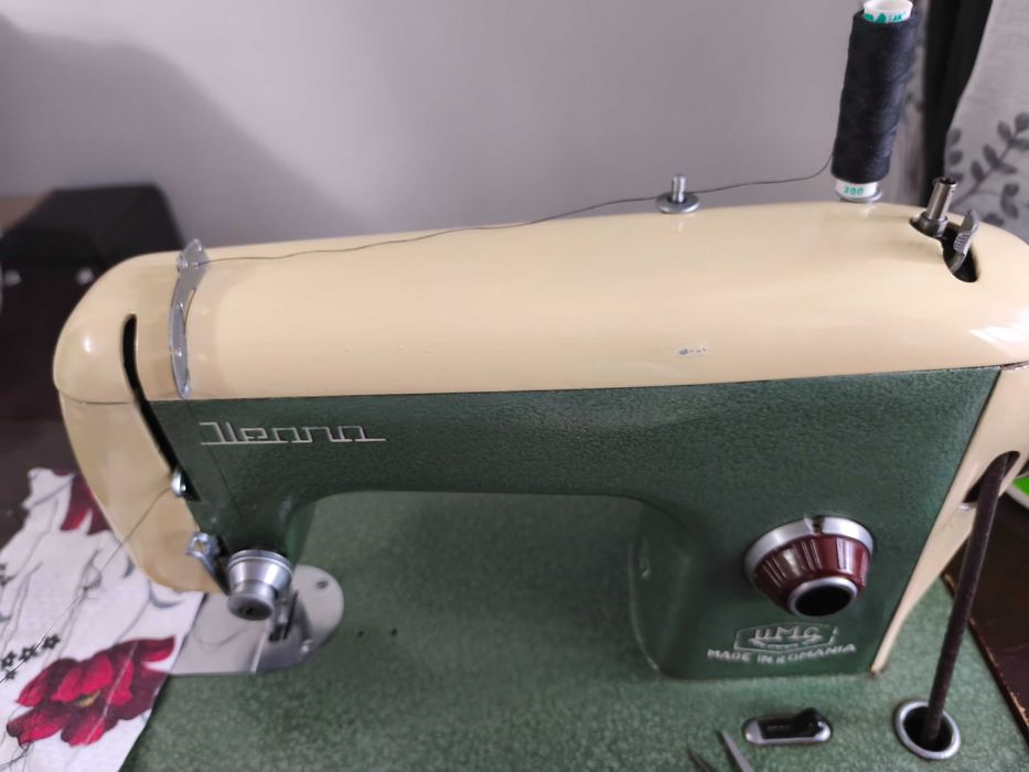 Mașină de cusut Ileana UMC