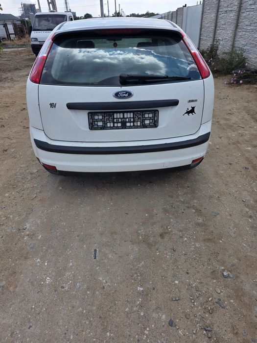 Dezmembrez ford focus 2 1.6 tdci
