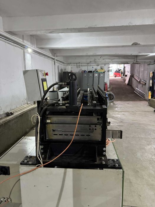 Машина за подпрозоречни дъски / первази