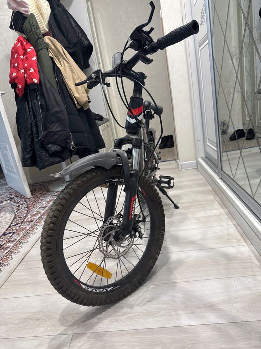 Велосипед.  почти новый. Детский.