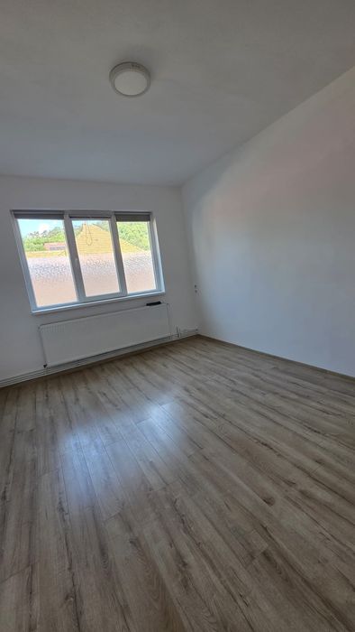 Apartament de inchiriat.