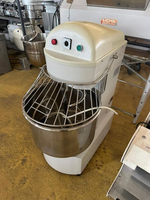 Тестомес, тестомес на 50л,миксер