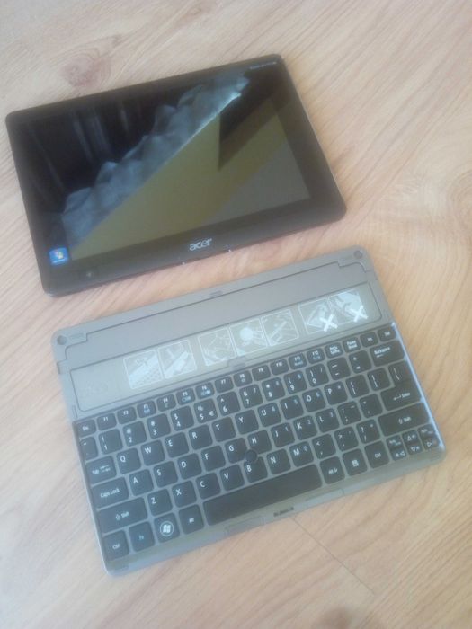 Acer Iconia Tab W501P tableta
