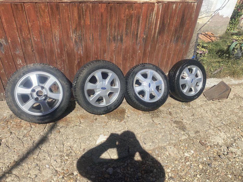 Roți vara Ford Ka 2023 cu tot cu jante stare acceptabila