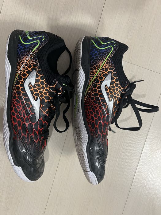 Футзальная обувь от Joma