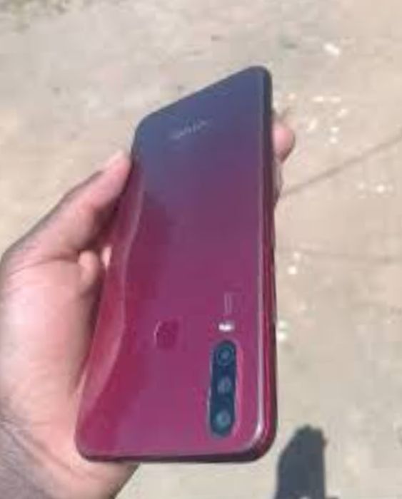 Продаётся смартфон VIVO Y17. 4/64GB