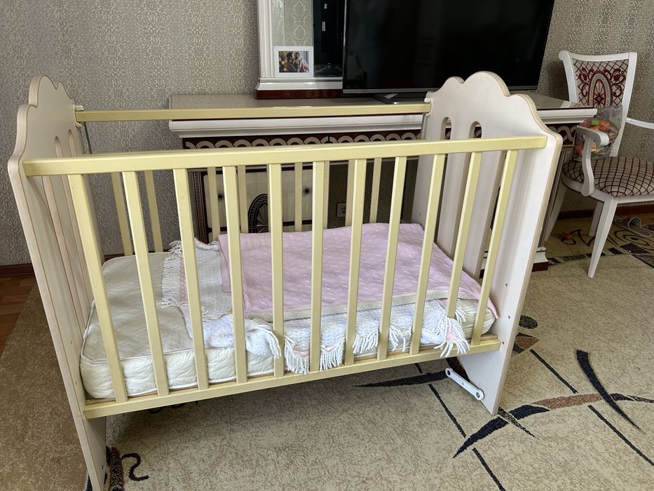 Продам манеж с матрасом, состояние отличное.