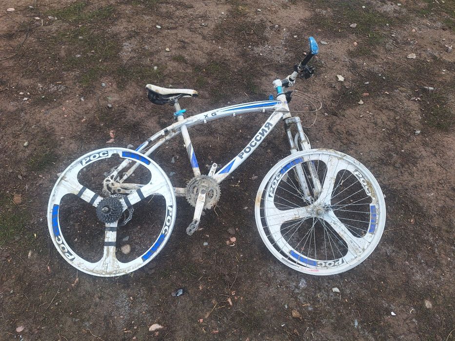 Рама велосипеда с колесами