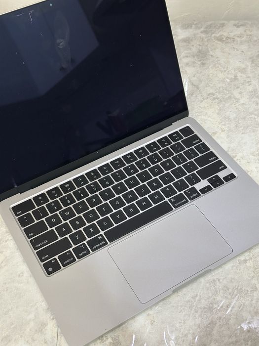 Macbook air M3 год 2024 16/512