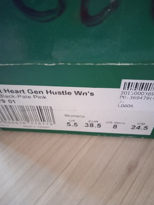 Adidas neo 40 номер, Puma 38,5