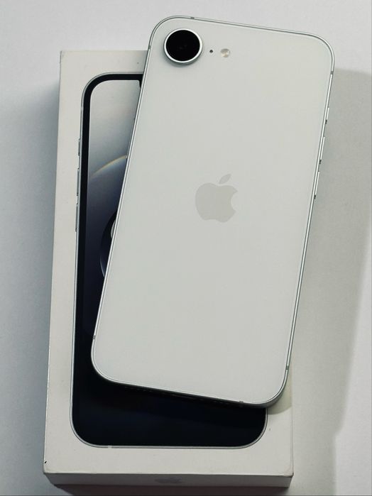 Нов! iPhone 16e бял