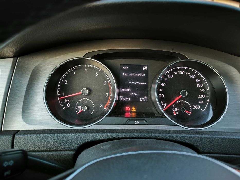 Volkswagen Golf VII 1.4 Benzina Bluemotion Euro-6 - Schimb cu autoutilitara mica