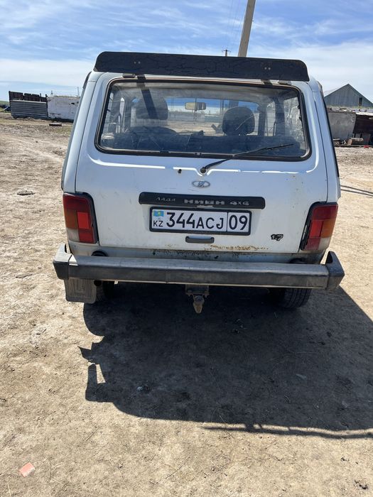 Продаю НИВА средная состаяние
