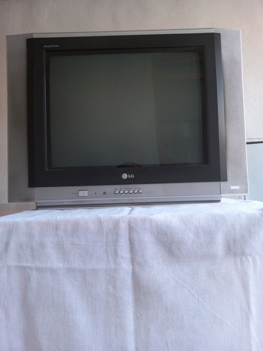LG televizor sotiladi holati yaxshi ishlaydi
