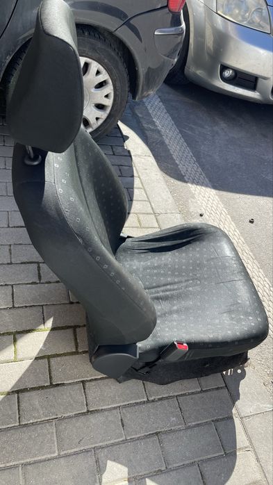 Toyota Yaris предна седалка