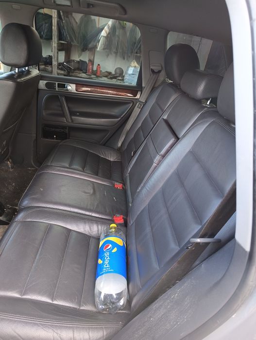 Piese ușa bara fata radiatoare motor cutie stop haion jug vw Touareg