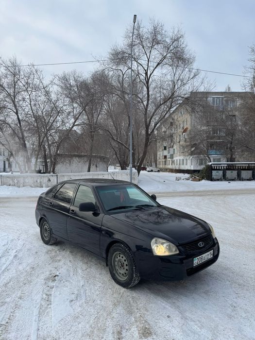 Продам.   2 приору вхорошем состояние