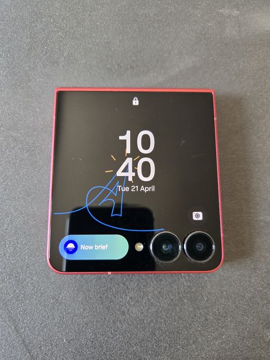 Samsung Galaxy Z Flip 7 256 GB 12 RAM