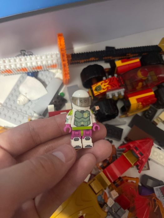 Лего лунный рыцарь продаю