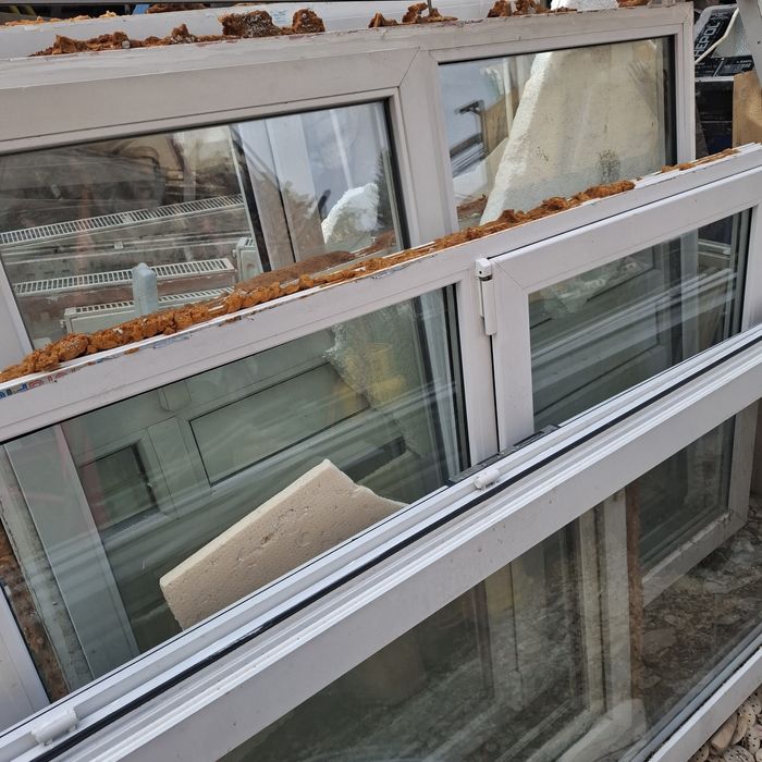 Vand usi de exterior si geamuri termopan  in 2 -3 canate