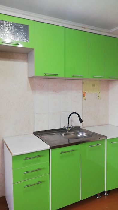 Продам гарнитур кухонный