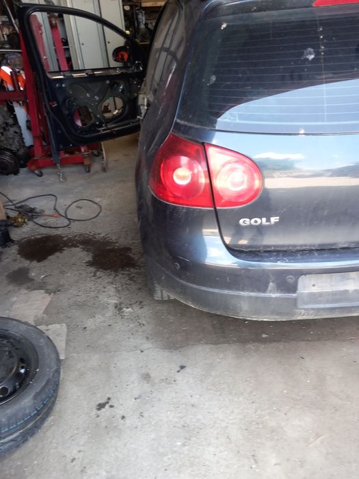 Haion cu lunetă Volkswagen Golf 5