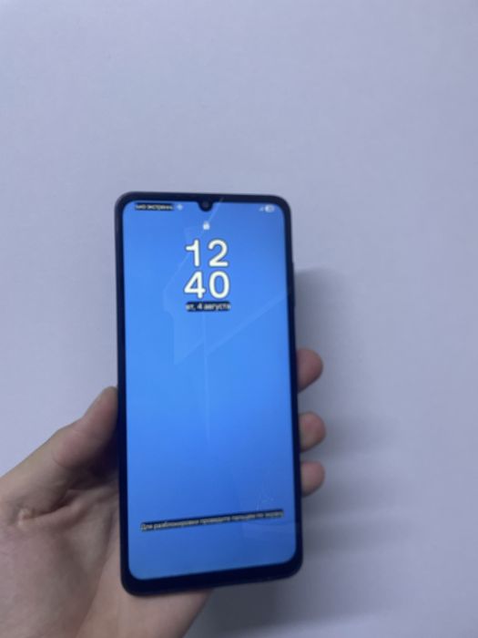 Samsung A06.