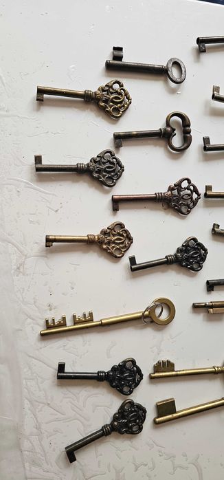 chei cheie  diverse servanta dulap birou fiset decor