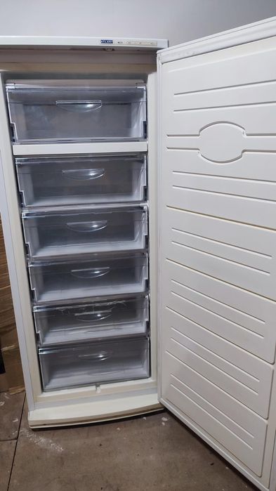 Морозильник Atlant Атлант 240 л белый