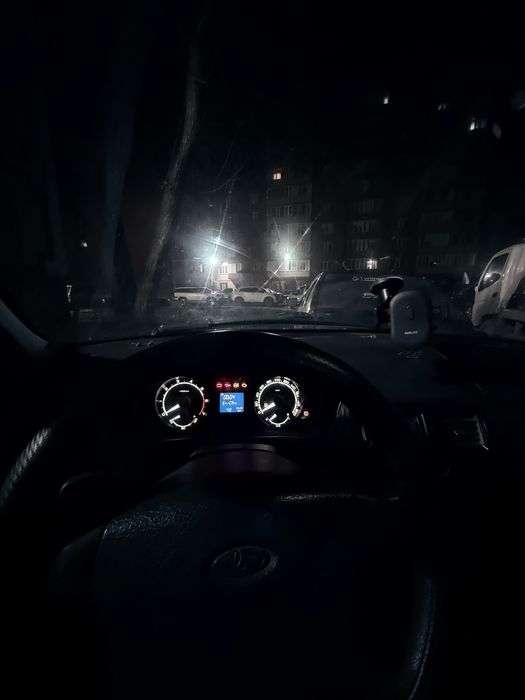 Продам приборку  приора 2