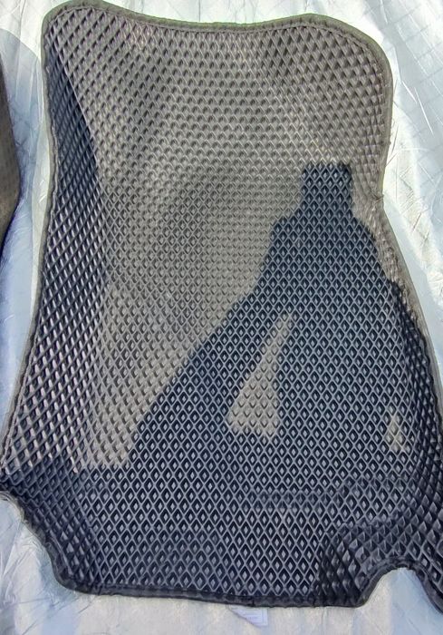 Продам б/у полики Evakor , в идеальном состоянии для Cobalt