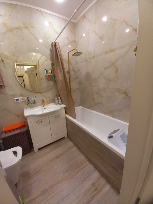Продам 4 комн квартиру срочно