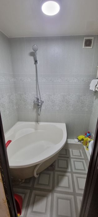 Продаётся Квартира ттз Ахмад Югнаки с готовым арендатором(400$)