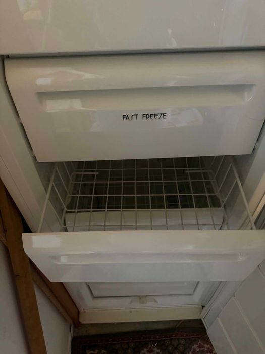 Congelator vertical Zanussi – 6 sertare (190 L)