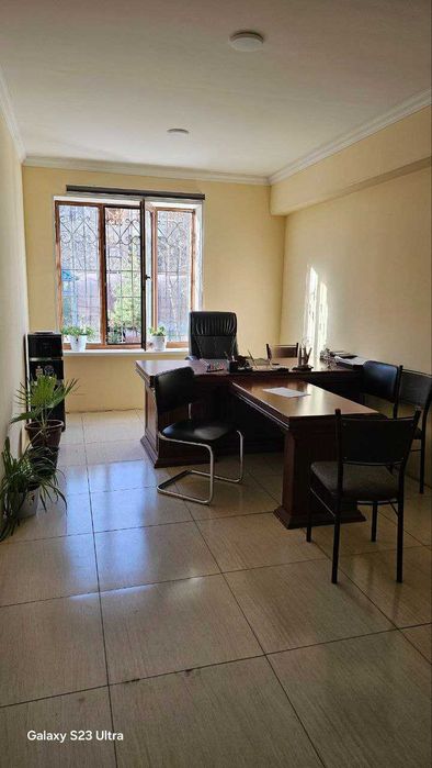 Сдаётся помещение на 1-этаже (107 квм) под магазин/офис и подвал!