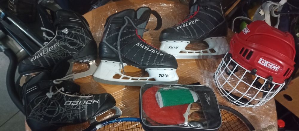 Patine pentru hochei mărimea 43si 39 din germania